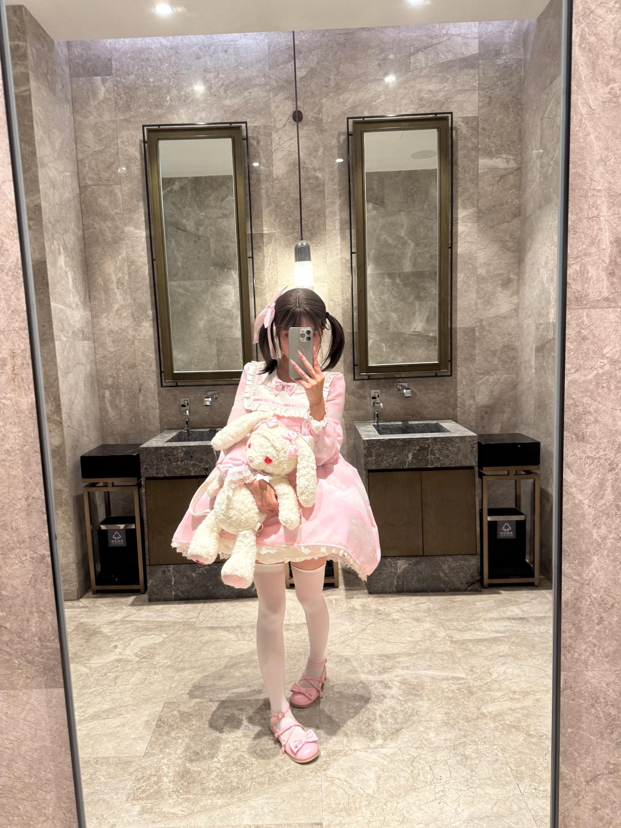 我的性格实在恶劣 但胜在脸实在太乖