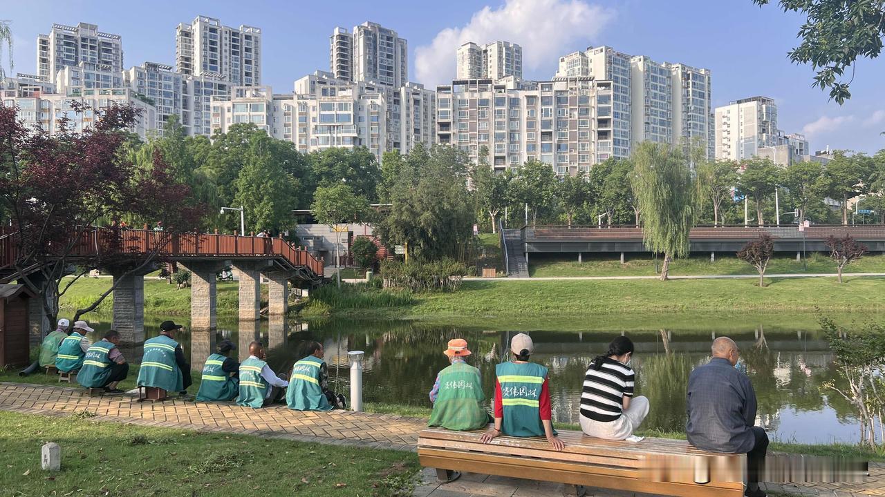 识人真相。想判断一个人有没有格局，将来能不能成事？别听他吹牛，也别看他表面多风光