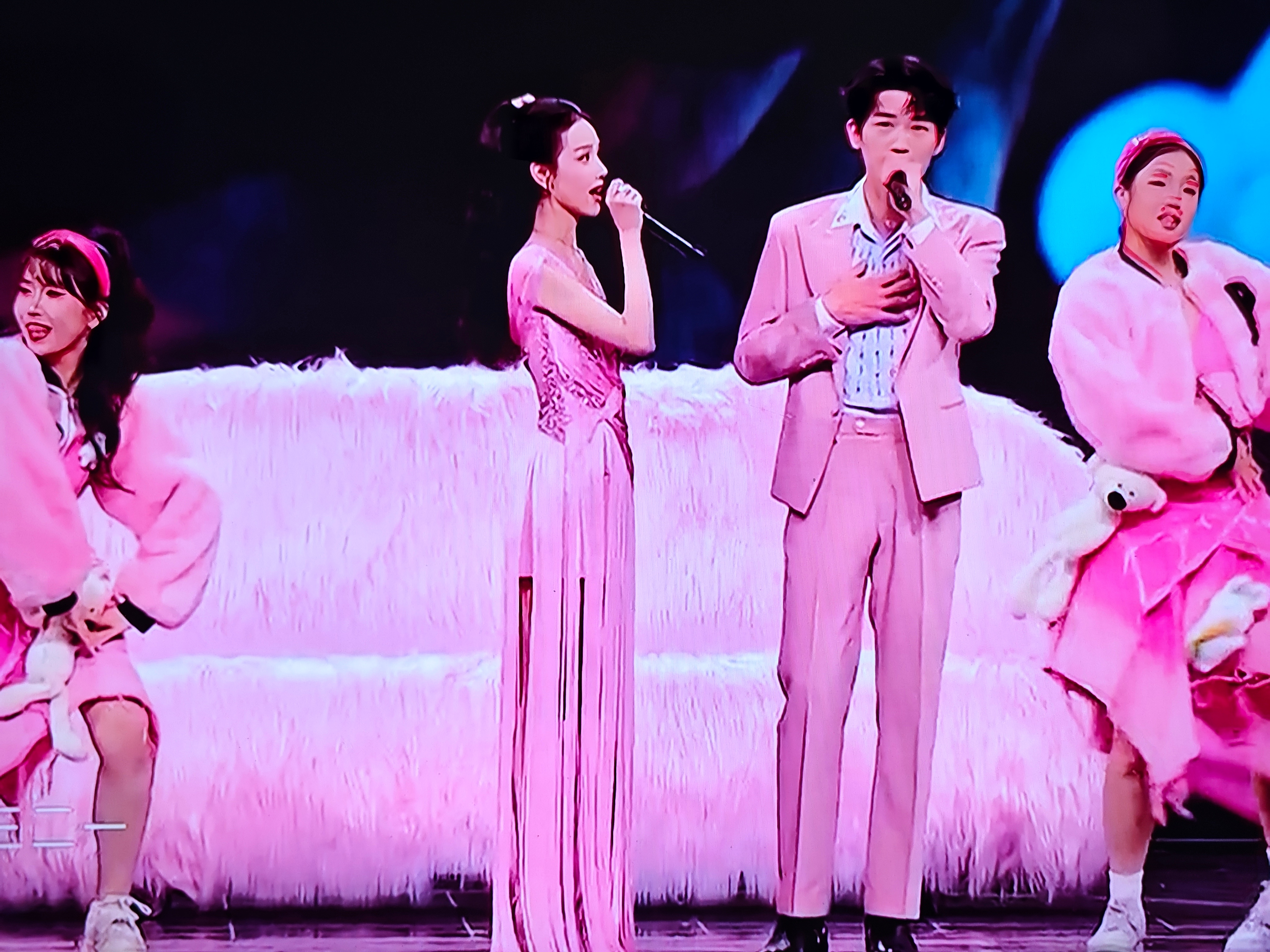 跨年晚会节目单 陈都灵 辛云来《雁回时》限定营业，都唱小情歌了，辛云来你怎么还是