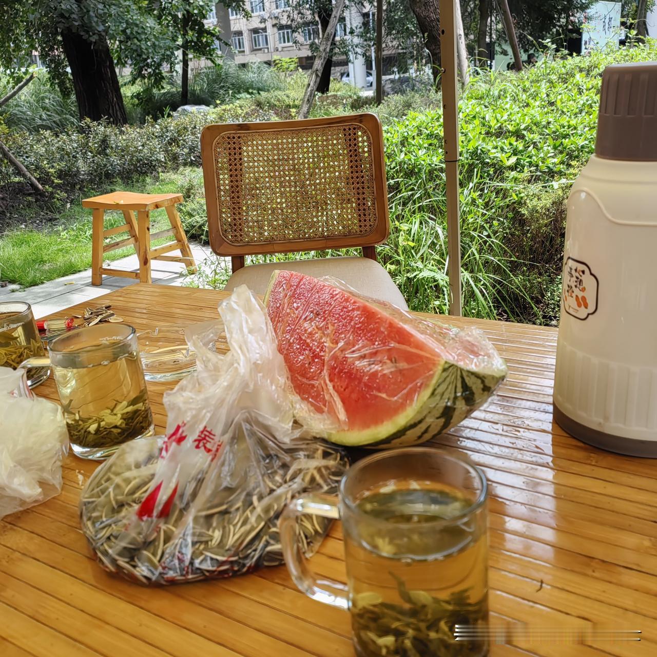 5元一杯的茶，除了我们大成都，哪里还能找到这样便宜的物价？

今天上午来到了妹妹