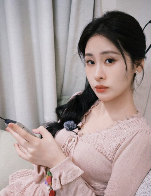 张碧晨跳了傣刀舞张碧晨学舞都是优等生被张碧晨的傣刀舞狠狠惊艳！节目里快速上手高难