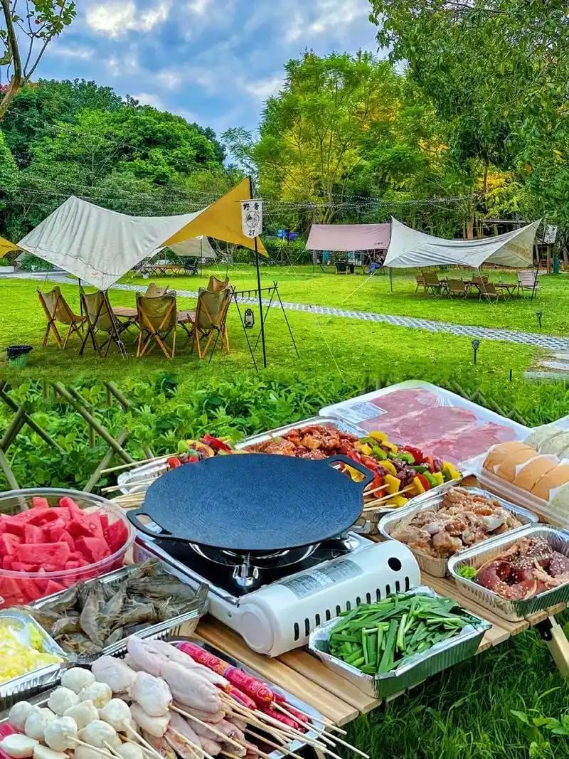 搞露天烧烤的天塌了？这两天，“8月15日起禁止露天烧烤”的消息传得沸沸扬扬。很多
