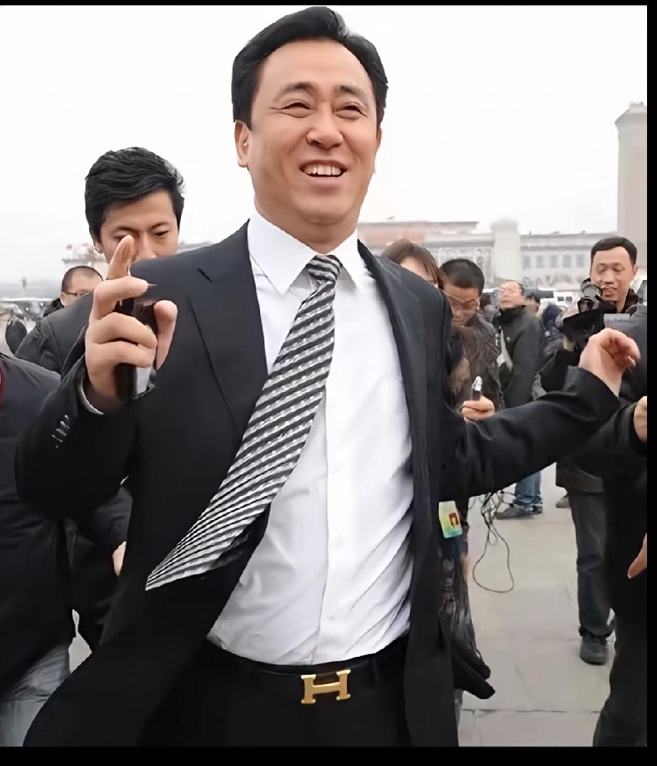 老徐这一次不用应酬，不用操心钱怎么藏，不用忙歌舞团了，一日三餐规律，不用操心负债