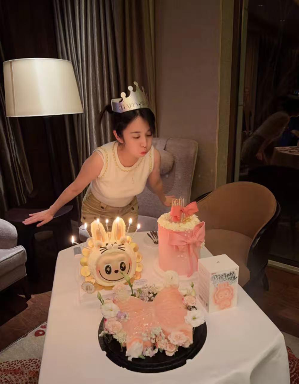 俞灏明陪王晓晨庆生，最甜最炸的是评论区！
实锤了，不仅庆生那么简单，俞灏明和王晓