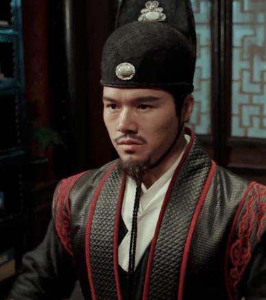 1415年，朱棣召新入宫的小贡女侍寝，发现她早已不是处子。朱棣大怒，一脚将她踹下