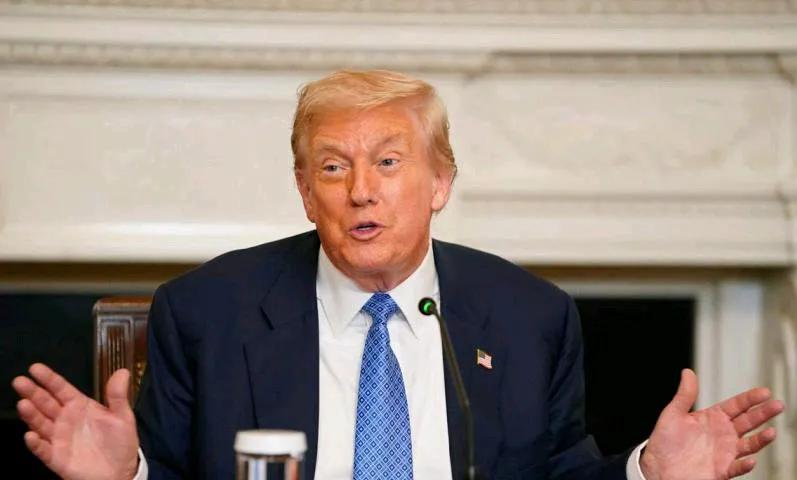 美国总统特朗普深夜发文说，希望中国能迅速将美国大豆订单量增加四倍，以大幅减少贸易
