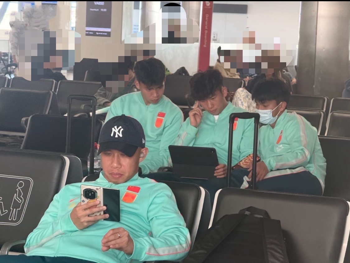 9-10-11 看到三只依偎在一起我能慈祥一整年了 