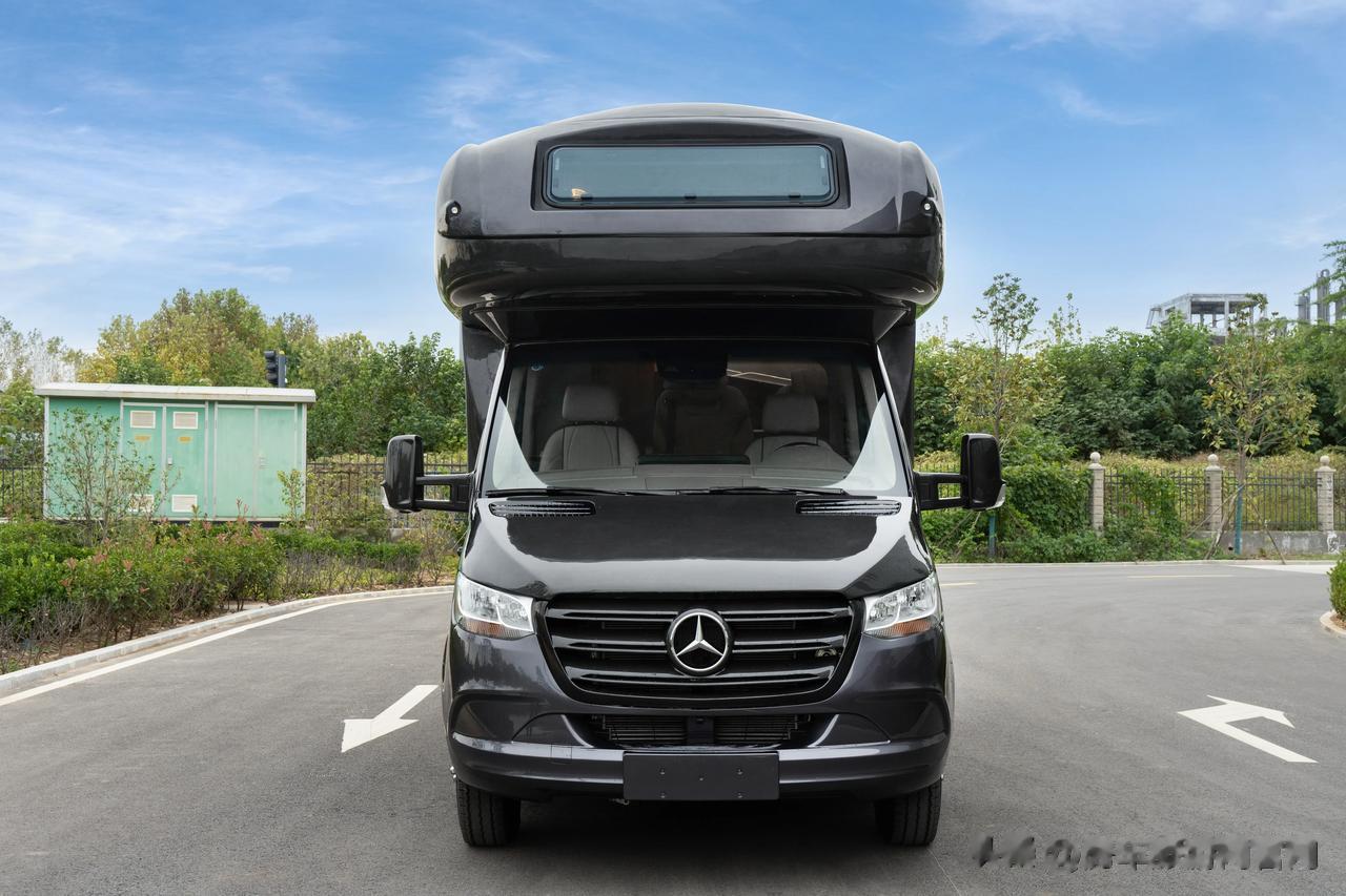228万，3.0t，承载5.5吨，车重3.8吨，随便装