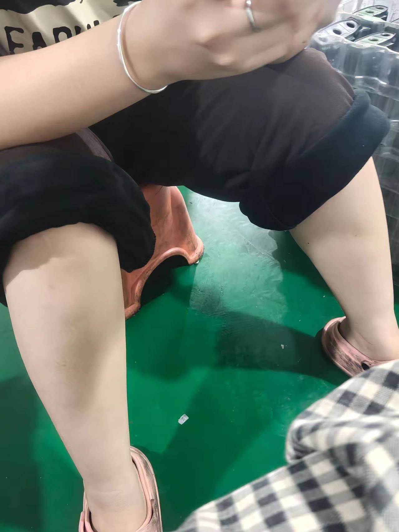 广东33度的气温你居然穿过加绒裤，这是什么操作