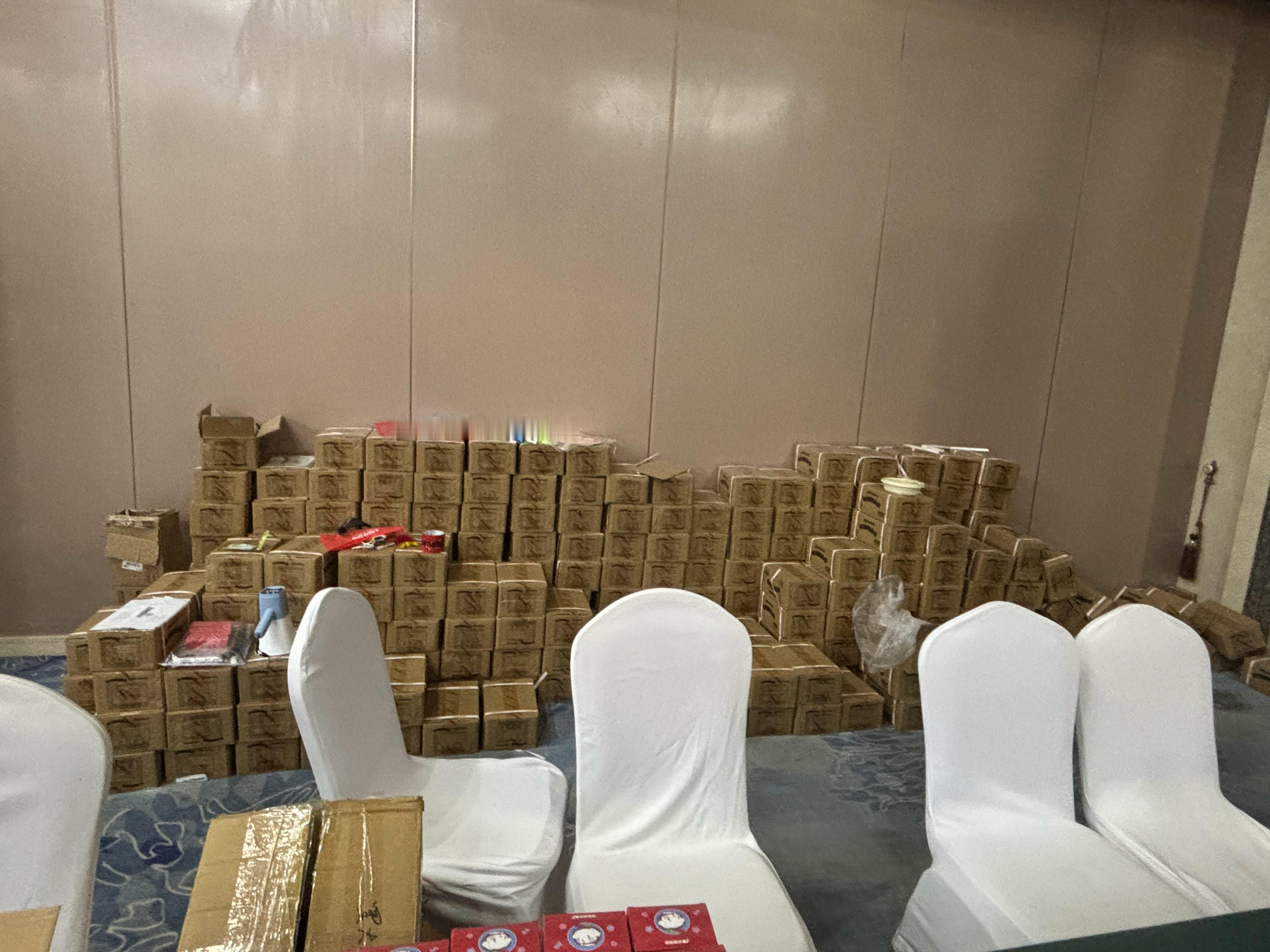 图一是离开的铲毛们一起闪送凑的，图二到图六是长灯牌剩余，图七图八是今天临时从附近