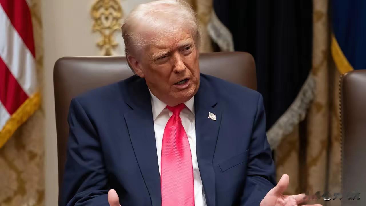 根据《纽约时报》报道，美国已无限期暂停来自伊朗、苏丹、厄立特里亚、海地、索马里、