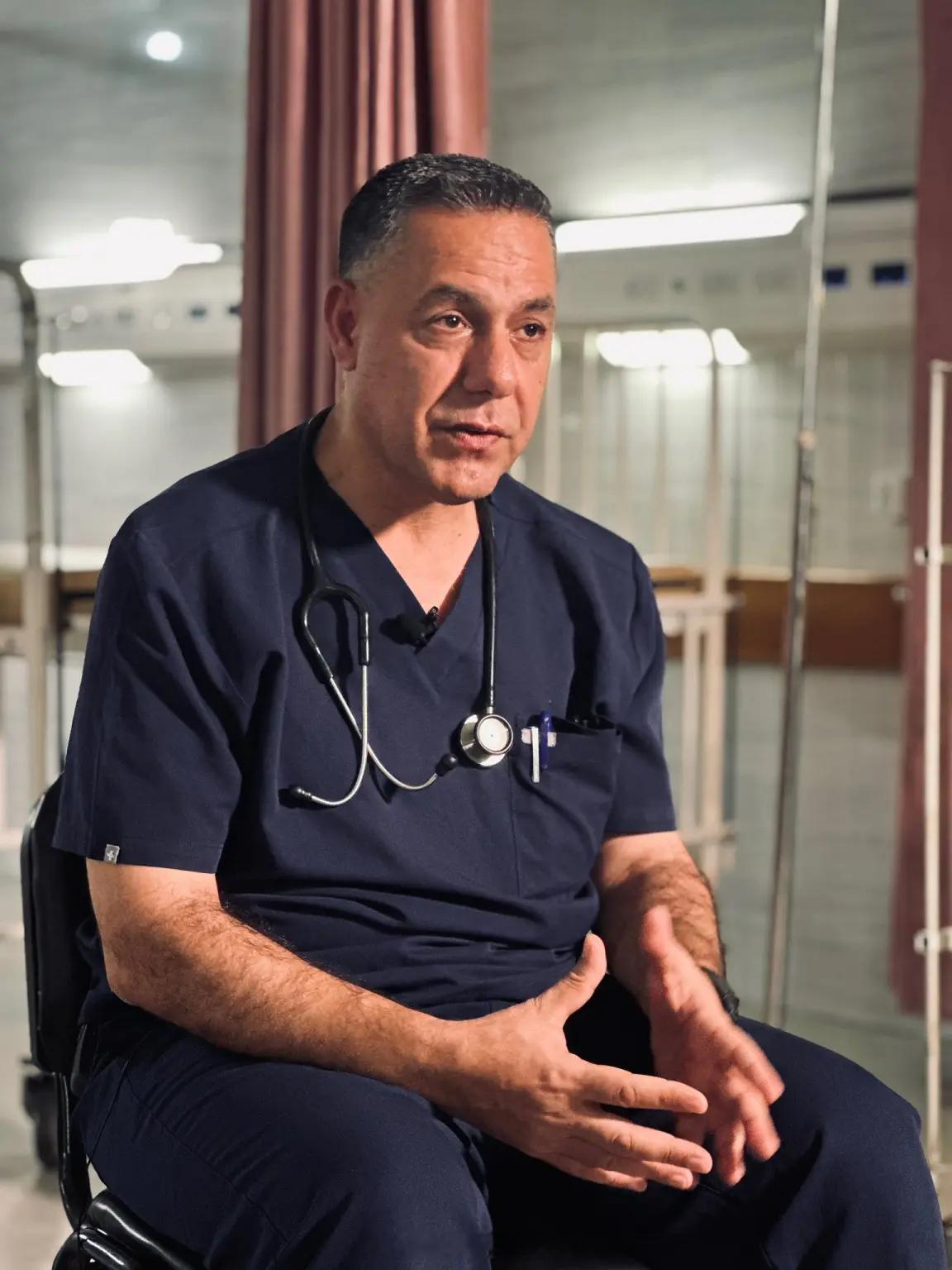 一名曾在<纽约时报>发表过两篇评论文章、猛烈抨击以色列的加沙医生，实际上是哈马斯