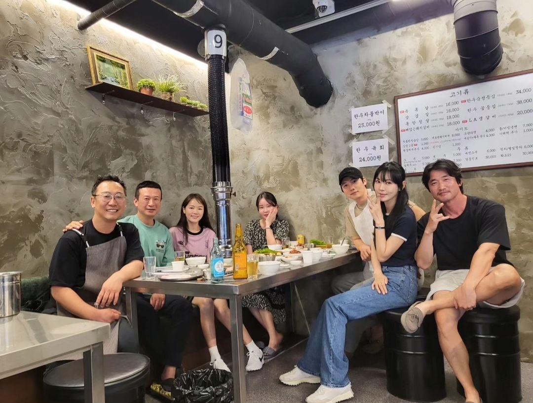 欧尼亲故更新合照 ​​​