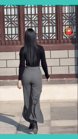 她一定很倔强，
她不喜欢的人
一定接近不了她！