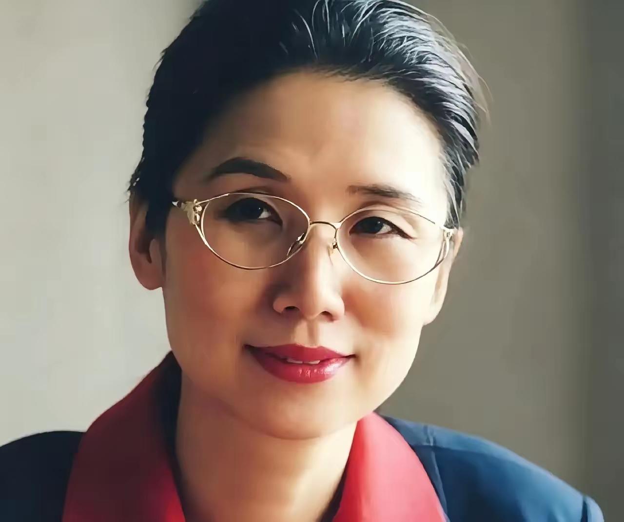 中科院教授杨佳：29岁双目突然失明，眼疾之后婚姻破碎，前夫带走女儿断绝联系，她是