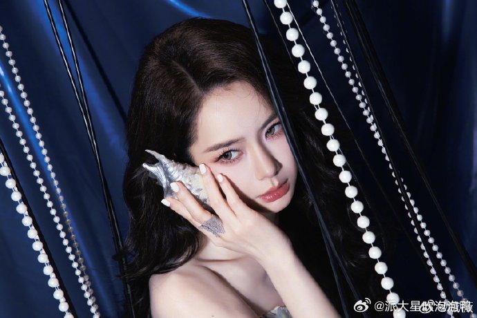 戚薇活的好通透戚薇完全就是宝藏女孩来的。果然就是独立女性的代表，到达这个层次的内