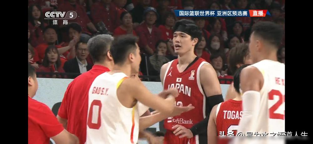 裁判明着黑，日本队5打8，中国男篮竟把主场掀翻了！
 
都以为裁判要在中国队身上