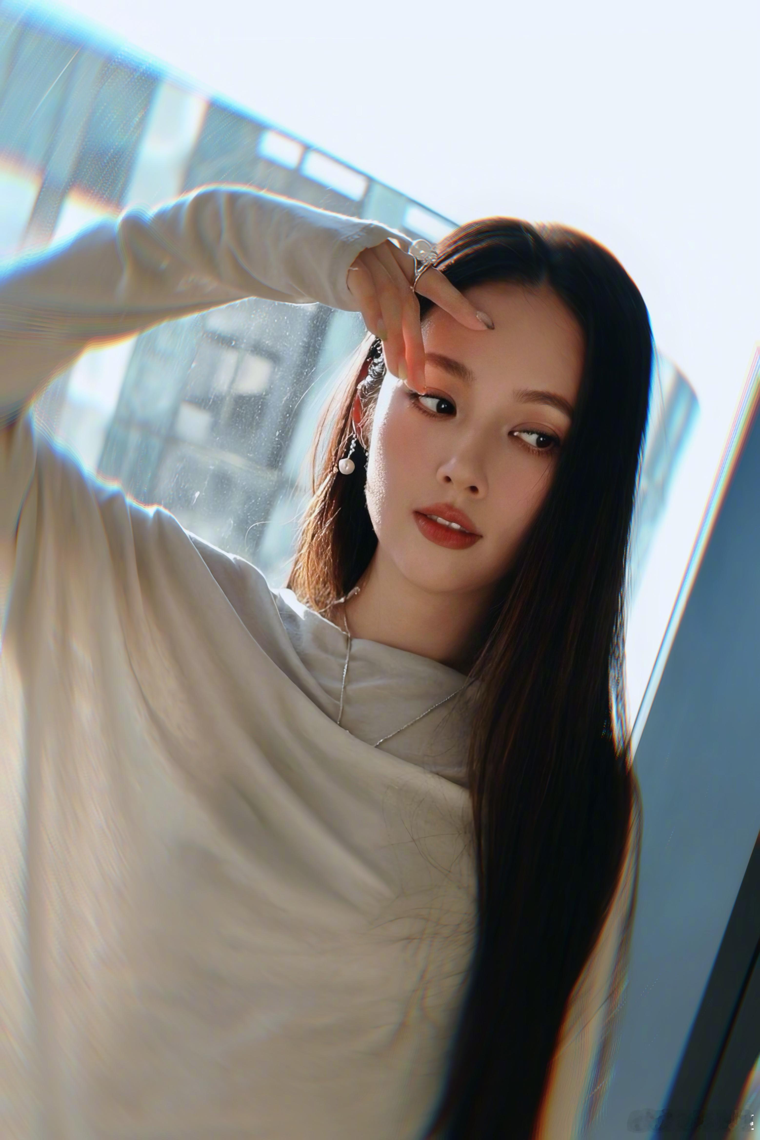 郭碧婷也不懂向佐的抽象向佐的抽象，连老婆都救不了场。这要是上了综艺，怕是真的要“