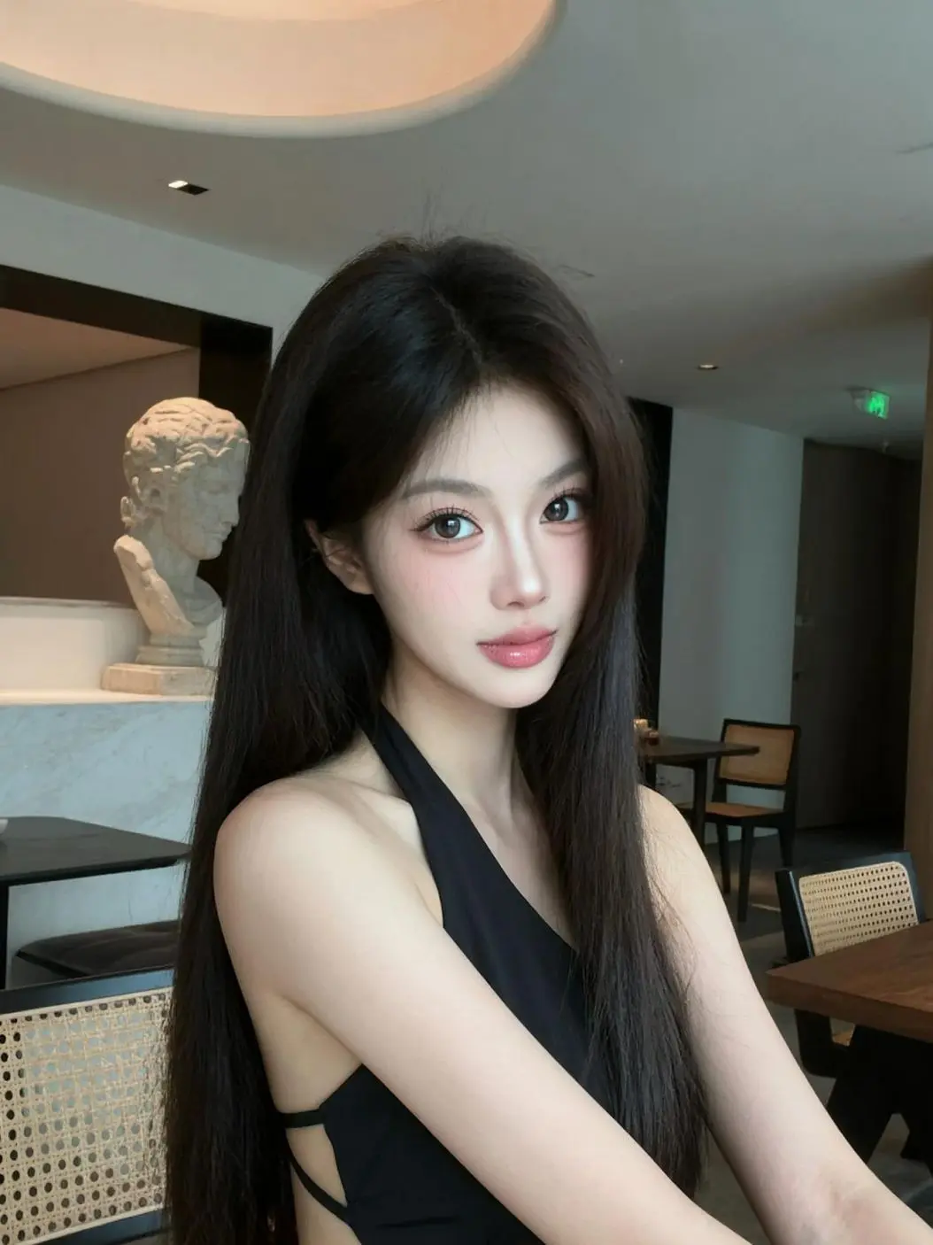 AI黑裙氛围感写真 随变ai随便玩 御姐控 可a可甜 特写镜头