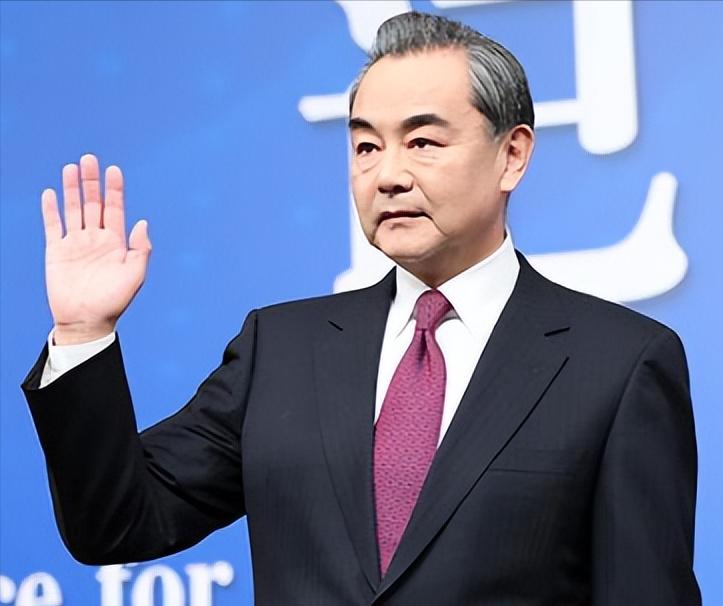 美伊第二轮谈判之际，伊朗主动致电中方，通报最新情况

美军1万兵力封锁港口，停火