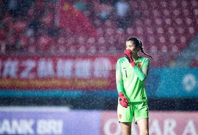 在2026年亚运会女足小组赛首轮中，中国女足以5比1战胜中国香港队，取得开门红。