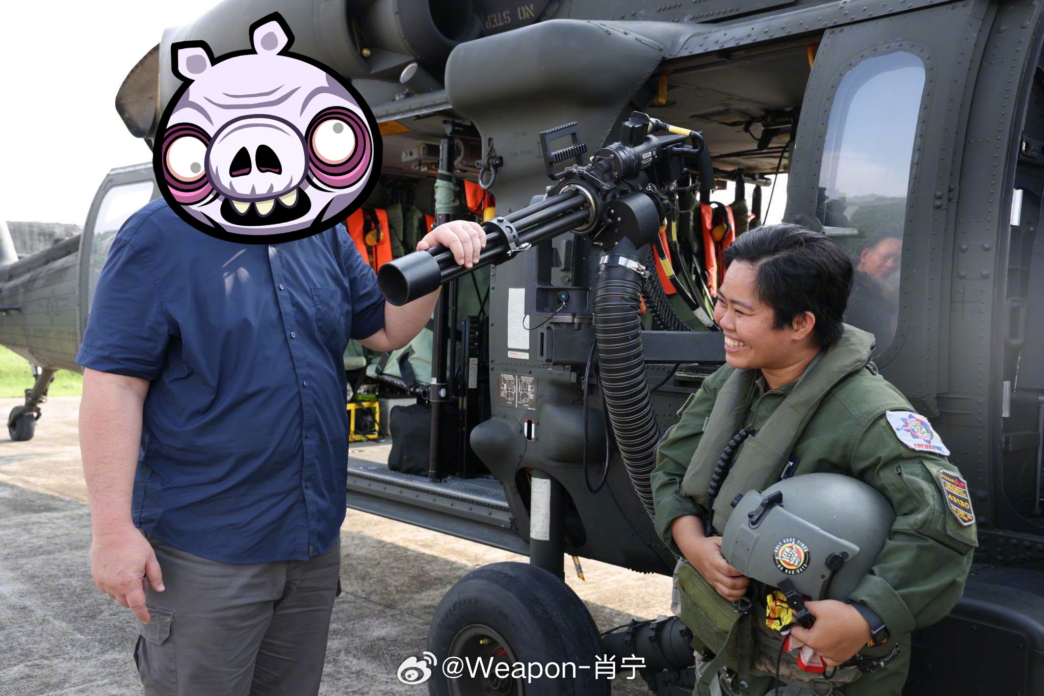 兵器影像 菲律宾空军S-70i黑鹰战斗直升机配备新加特林机枪系统，军士玛丽尔·巴