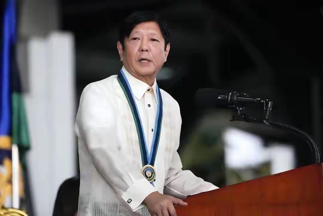 菲律宾扛不住了！经济崩盘、支柱产业惨跌，只能回头找中国救命

与美国军演到一半，