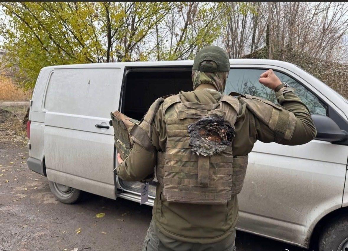 网传代号为“德布”俄军士兵能在战场上劫后余生，全因身上那件母亲在他从军之初赠予的