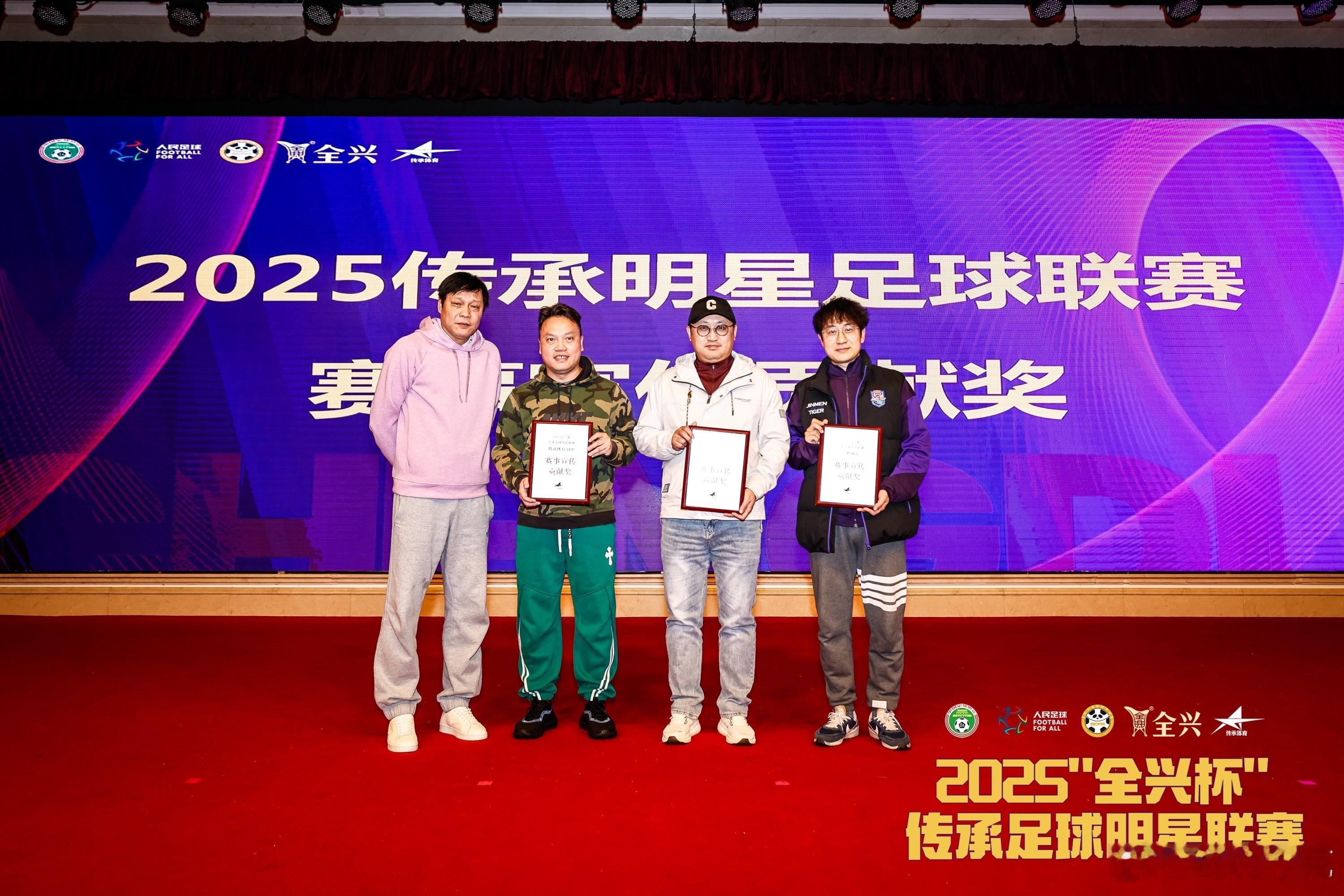 对啦，今天一天是这样度过的。早上8点起来去吃酒店早点，倍儿多的那种；然后回屋剪辑