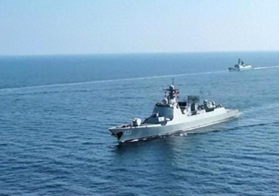 特朗普欲兵发格陵兰岛，中方战舰先赴万里之外，一场演习亮明决心
 
刚在委内瑞拉用