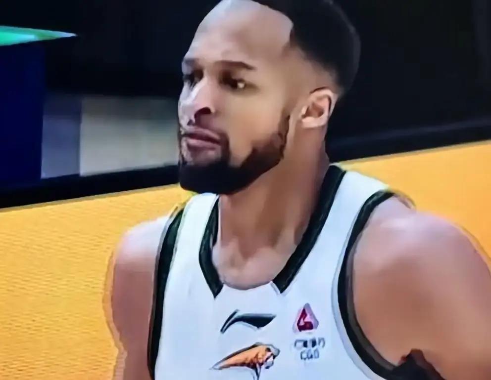 布朗18分钟12分，辽宁赌错了？
 
过去5场，他三分32%，比联盟小外平均低8