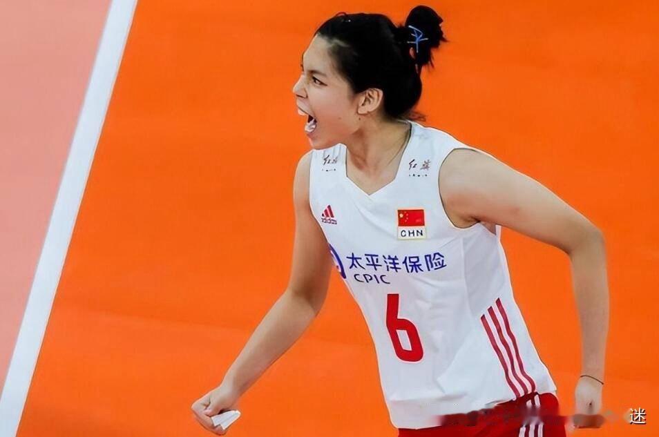 细节看风范，中国女排姑娘干得漂亮！
今天晚上，中国女排三比零战胜了欧洲劲旅塞尔维