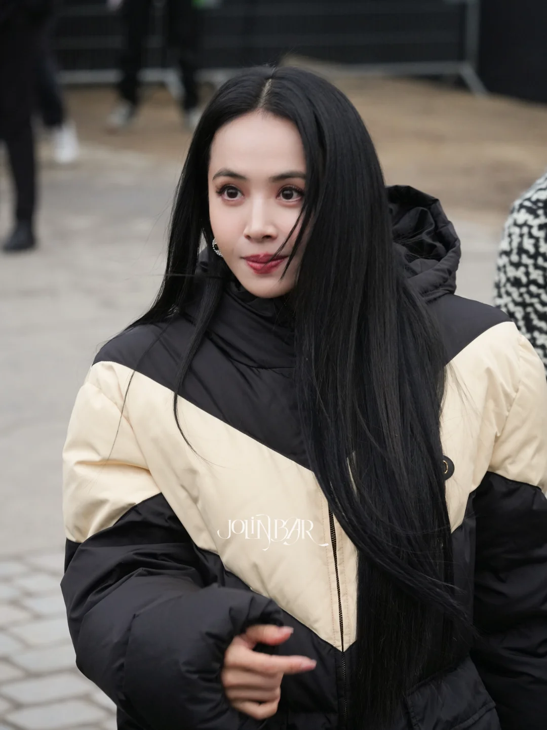 当黑发的蔡依林朝你走来😍