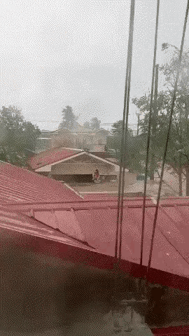 小姐姐现在需要的是一艘船，
和一个心灵的港湾。