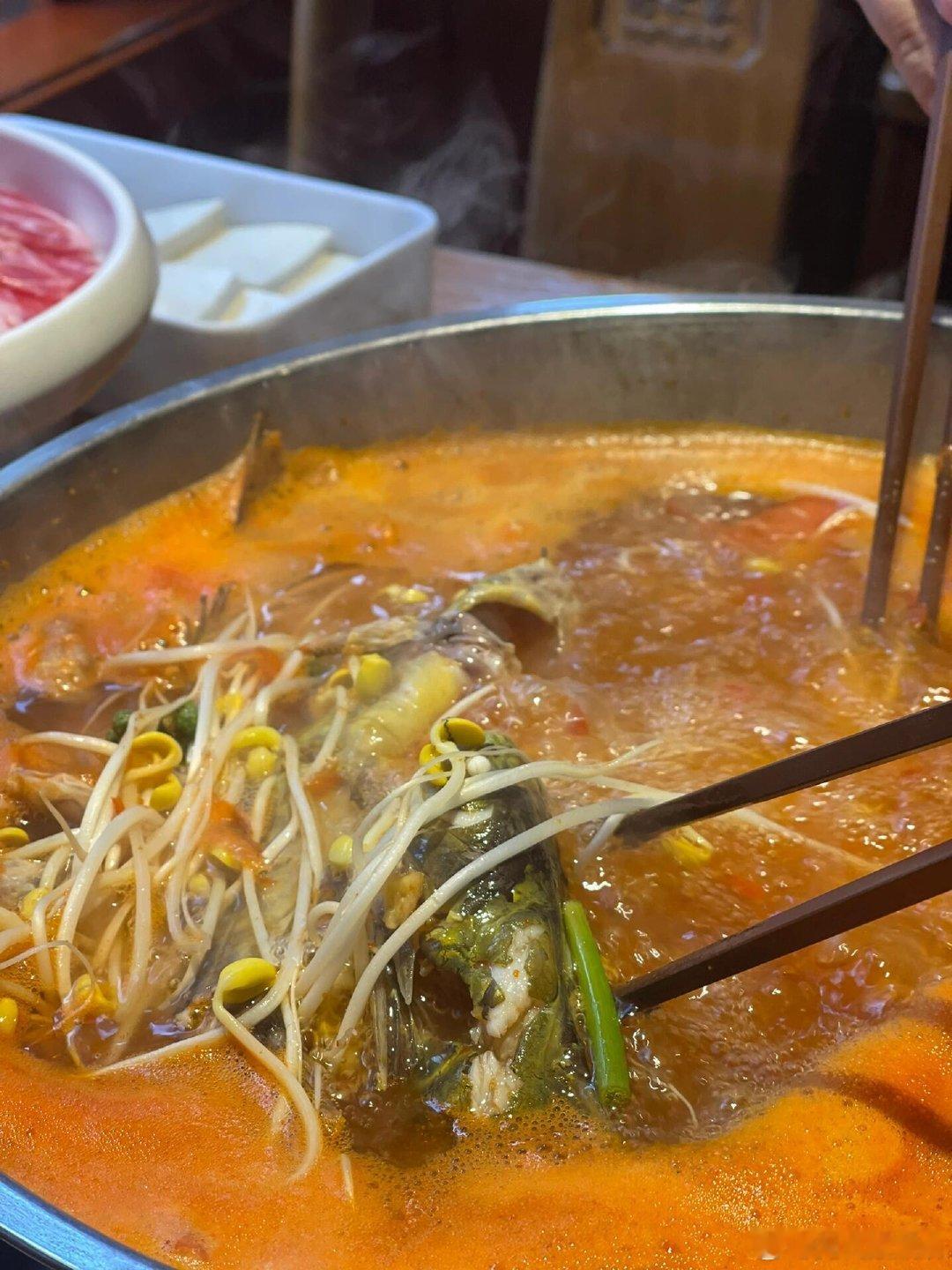 #吃酸这件事贵州人没输过#贵州，一个充满魅力和美食的地方，其独特的饮食文化吸引了
