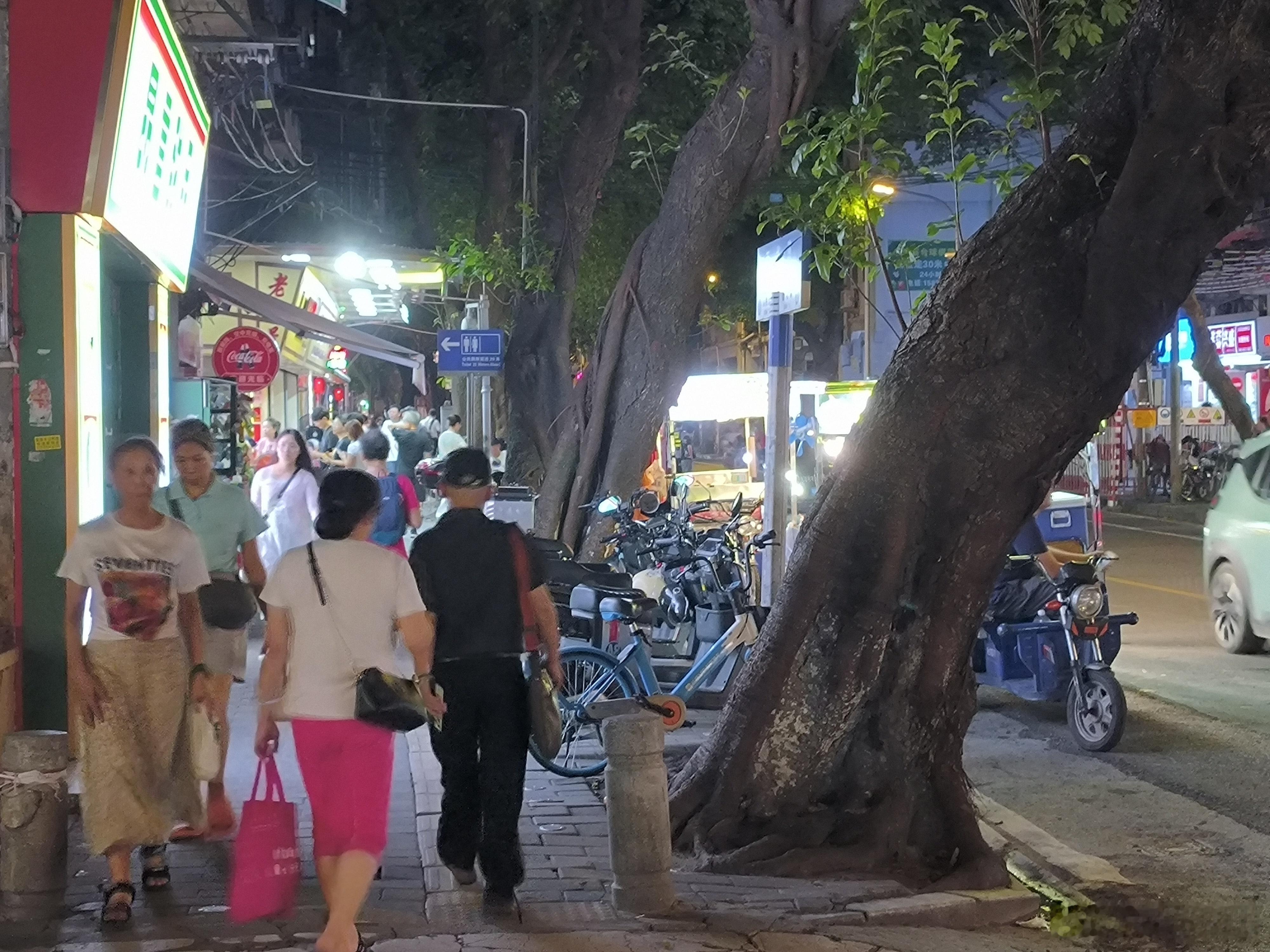 我大学同学的妈妈是广州本地人，多年来一直挺照顾我的。最近偶然得知她生日，我就购买