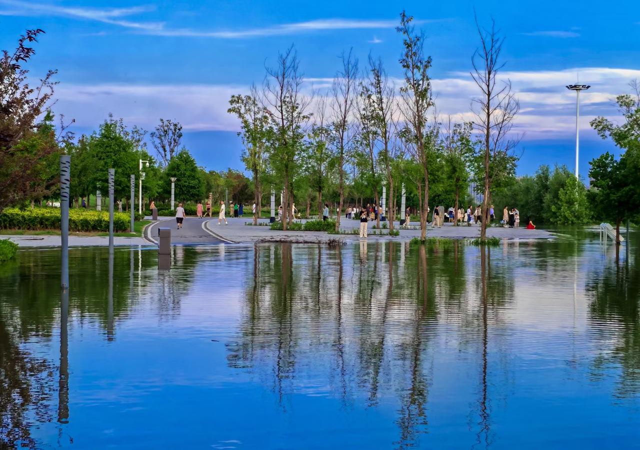 风撩池边柳
鸟戏枝头花。[玫瑰][玫瑰][玫瑰][玫瑰][玫瑰][玫瑰]