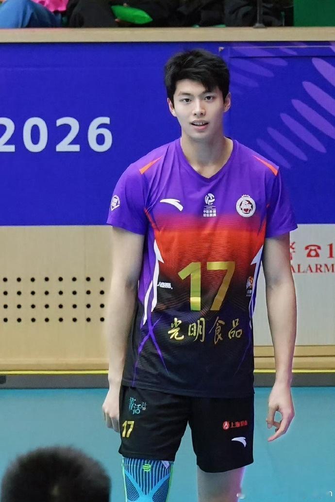 微博之夜这个图一出来，发现陆天铖和汪顺还真的是挺像的！微博之夜中国女排中国男排中