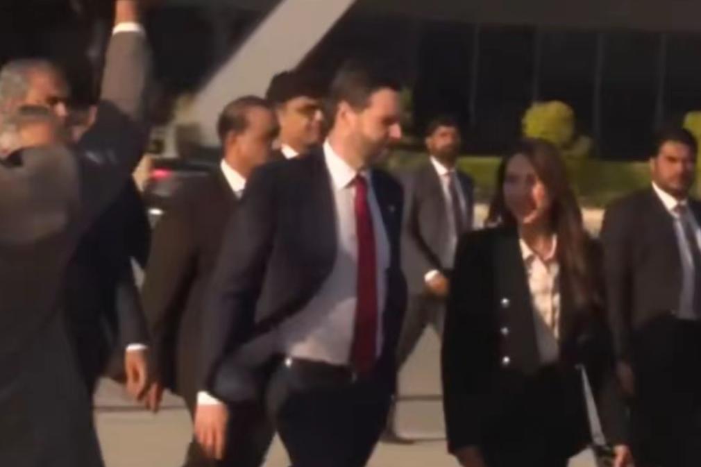 谈崩了！万斯并非无功而返！特朗普失去了一张关键性 “王炸”

4 月 12 日，