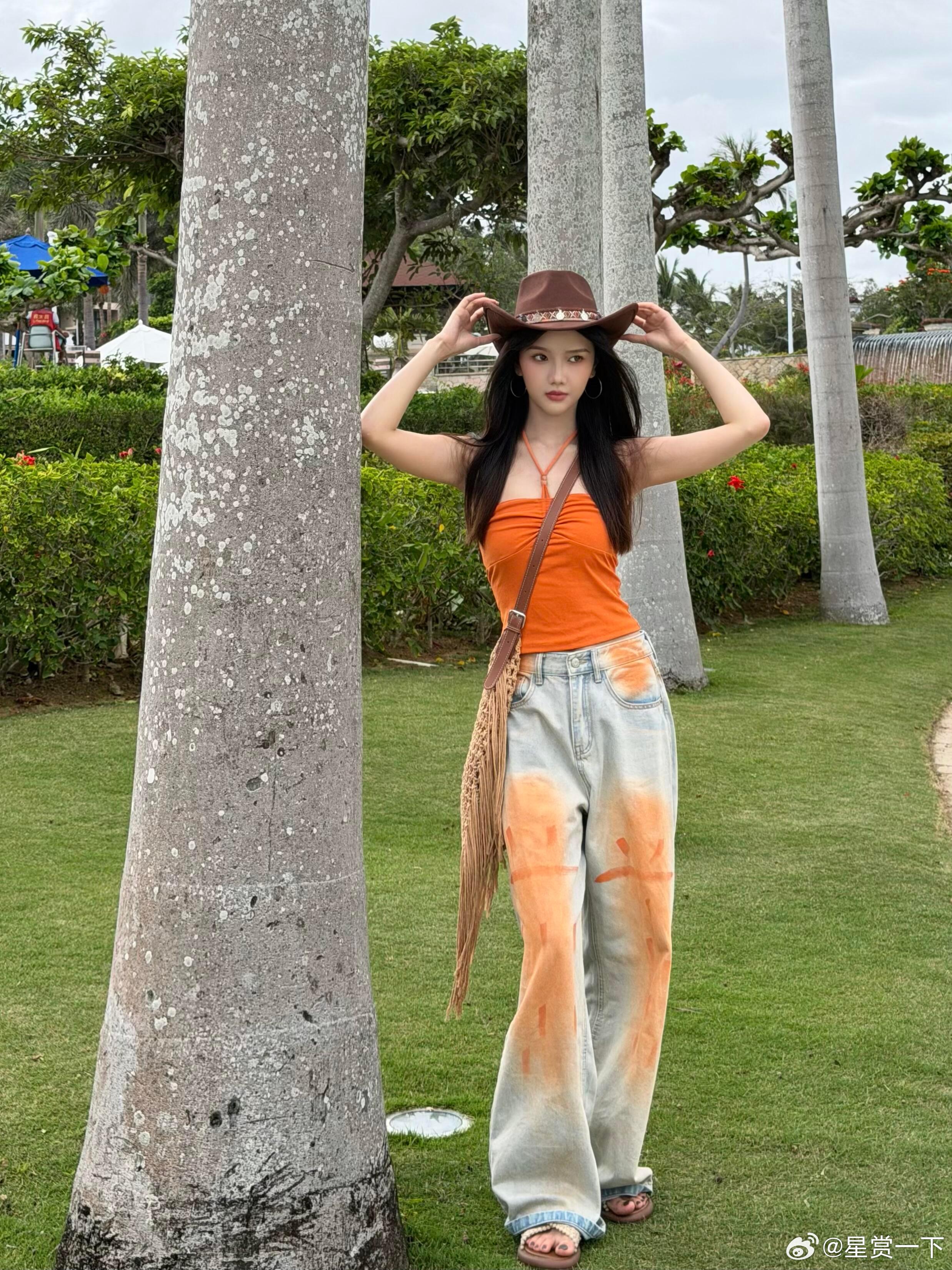 喻钟黎三亚拍照🌴 