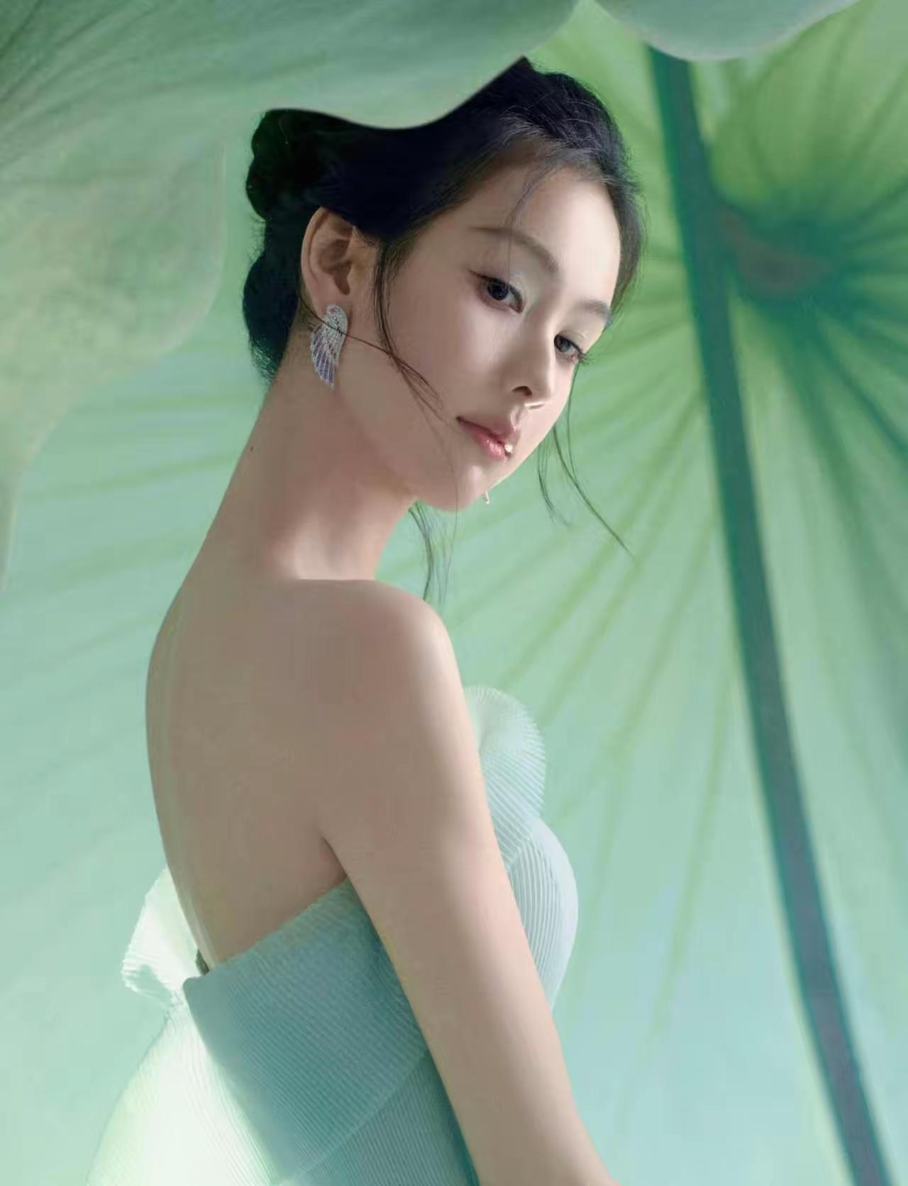 [送心]陈都灵[心]，略显清冷的…高级感[舔屏]