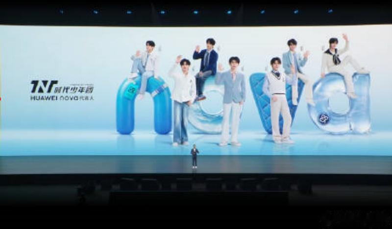 手速不够快，7位少年没有截完，待会问问在前方发布会的同事有没有拍完，拍的是视频 