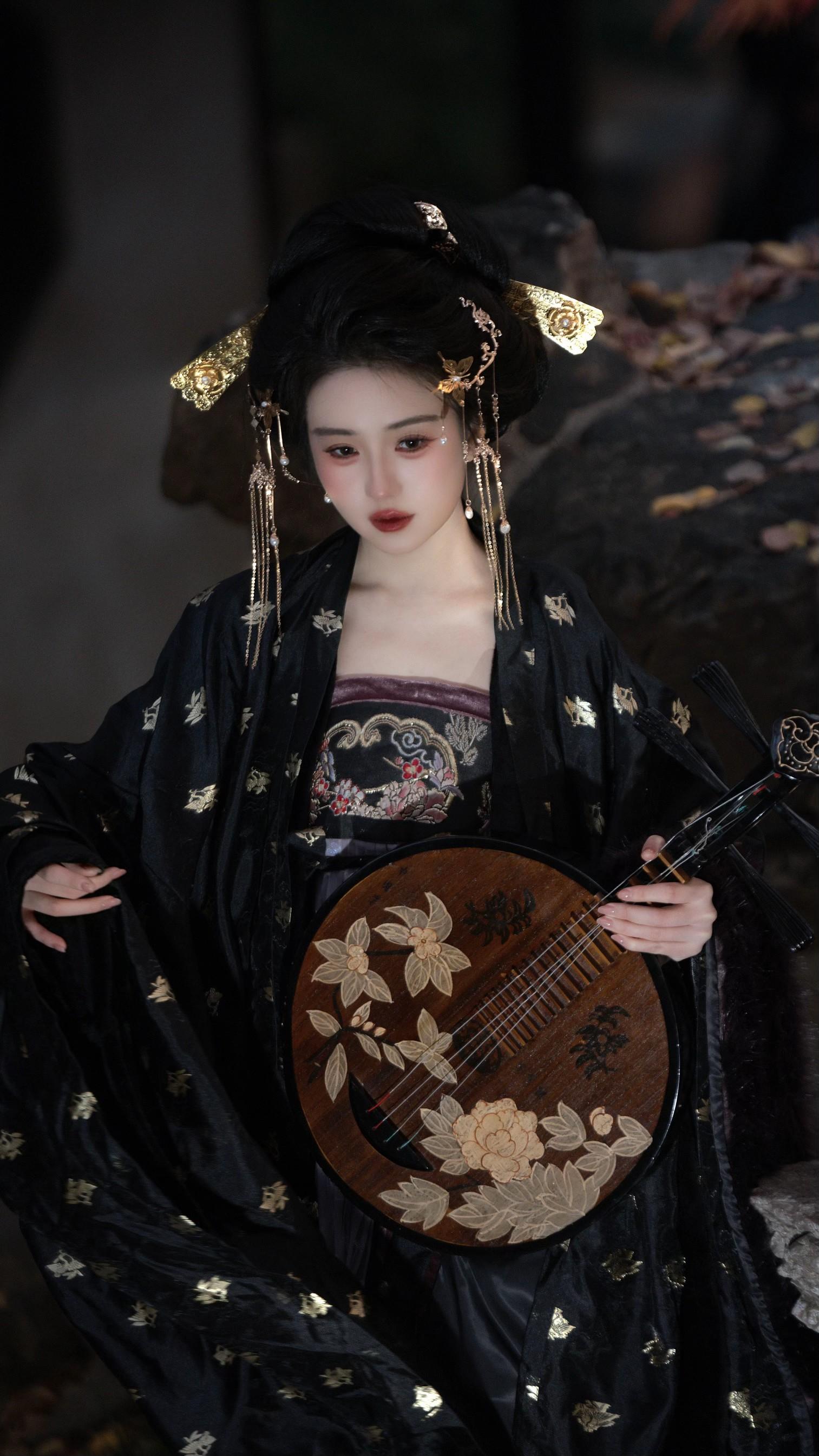 “夜未央”出镜  夜游才是顶配的中式浪漫