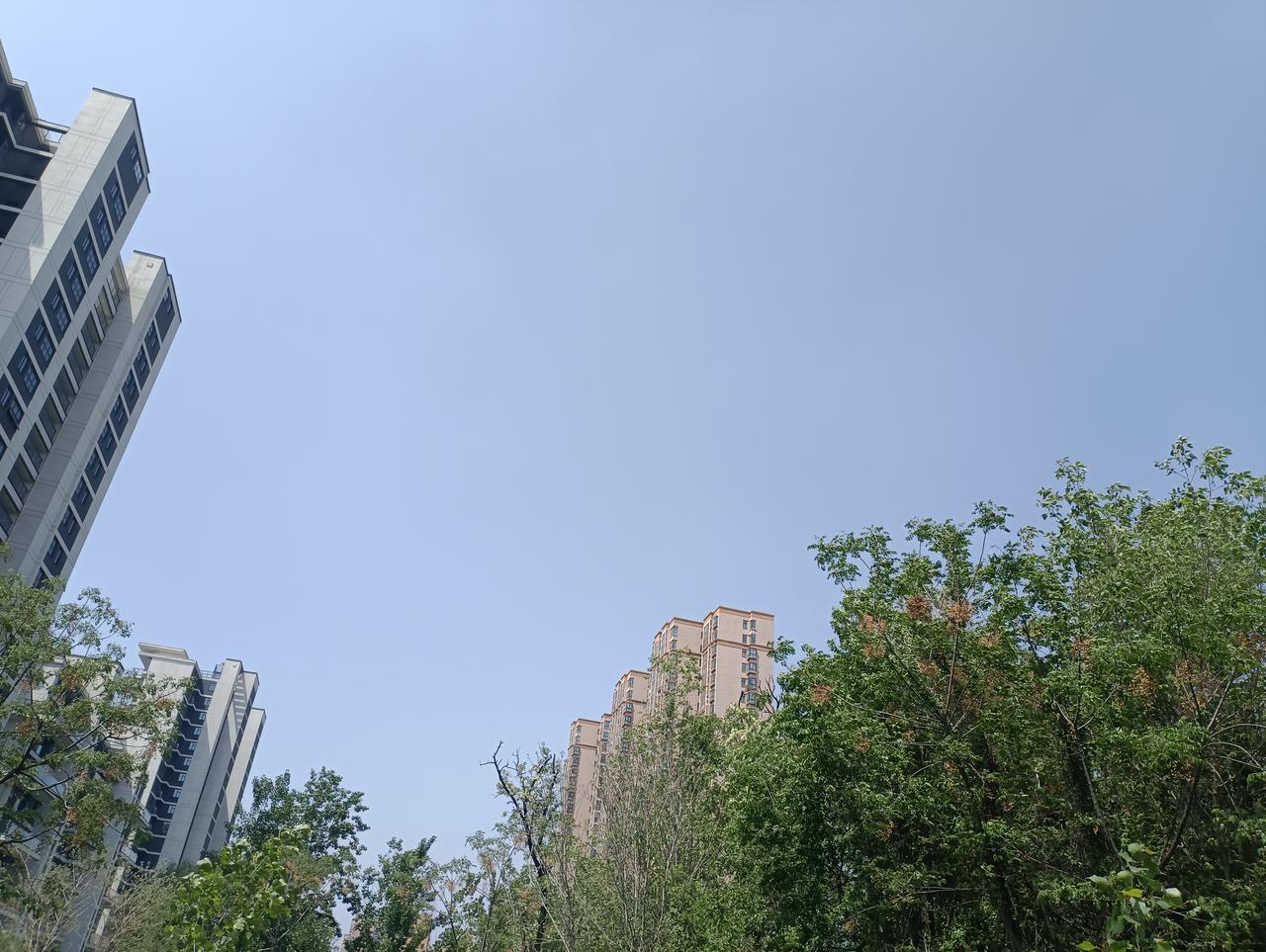 都六十多了，还有啥气可生的？！
  前天，我心里有点稍微不快，便与一位文友闲聊小