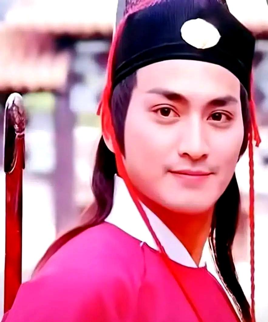 何家劲真是个狠人！网友让他请刘德华为自家食品厂代言，他直接一句“请不起”怼回去。