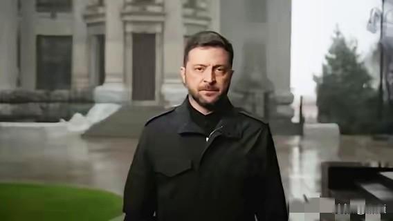 泽连斯基正式拒绝《川28条》卖国提案！
​在发表全国讲话后，他收到国民和军队的鼓