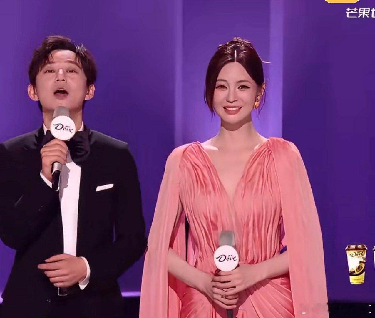 沈梦辰发文感谢何炅没关系有何老师在！沈梦辰的这句话，直接道出了所有被何老师守护的