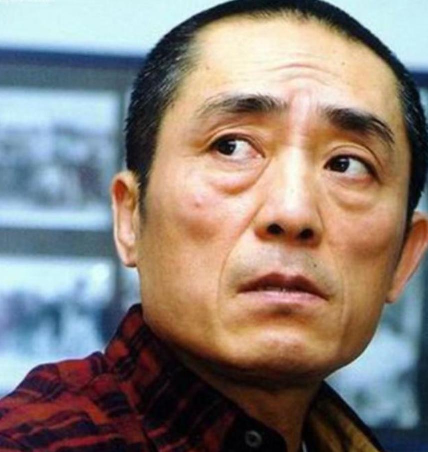 1987年，张艺谋筹拍《红高粱》，花了四万块钱，请当地农民种100亩红高粱，并且