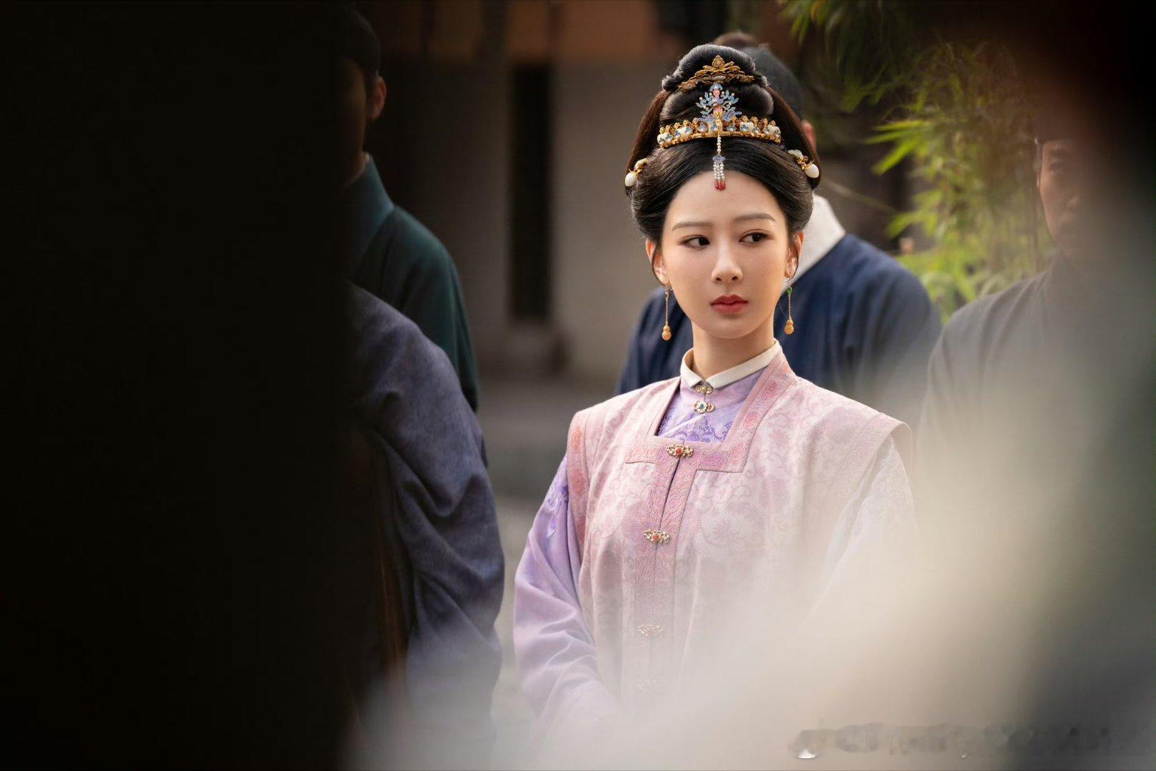 杨紫杨紫李祯🌈杨紫家业“花会沿路盛开 你以后的路也是” "𝐹𝑙𝑜𝑤𝑒