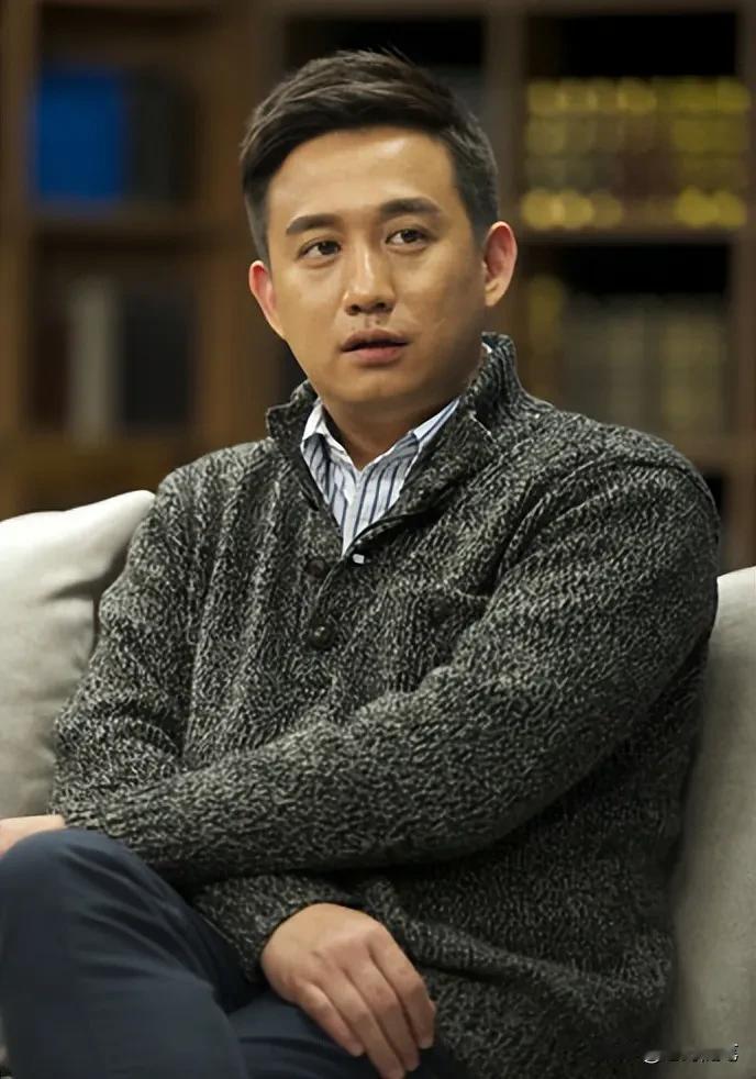 演员黄磊说：我一直有一件很遗憾的事儿，就是没上过中央戏剧学院，因为我从小就是在戏